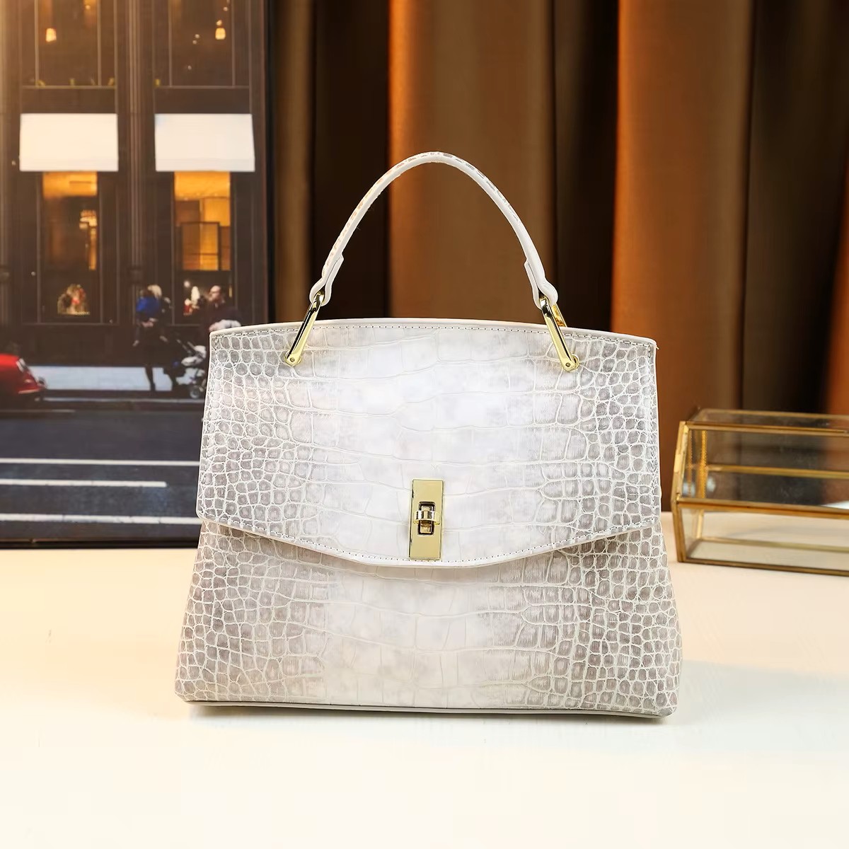 Image of BOCHART WHITE HAND BAG - product of power flow